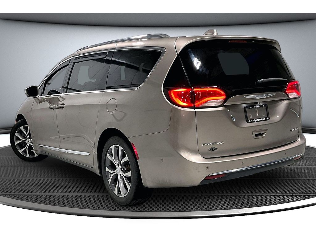 Used 2017 Chrysler Pacifica - photo 10