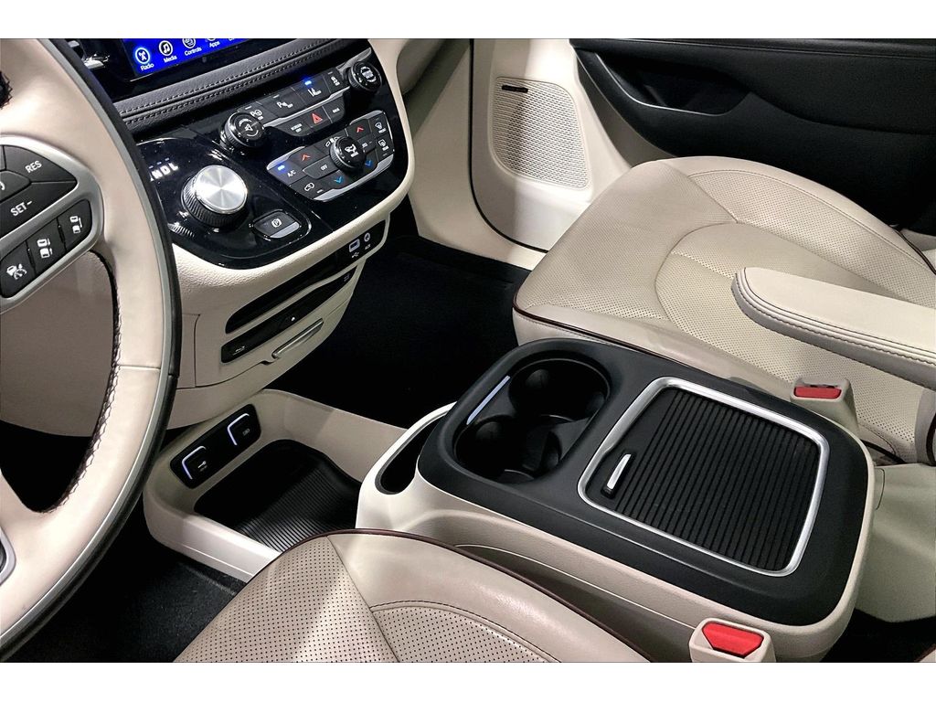 Used 2017 Chrysler Pacifica - photo 15