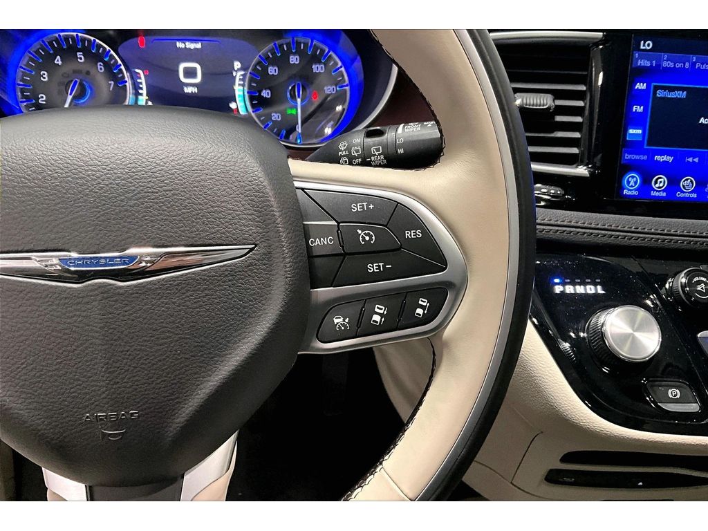 Used 2017 Chrysler Pacifica - photo 17