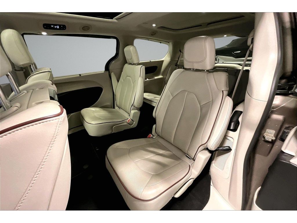 Used 2017 Chrysler Pacifica - photo 24