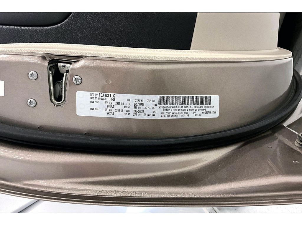 Used 2017 Chrysler Pacifica - photo 30