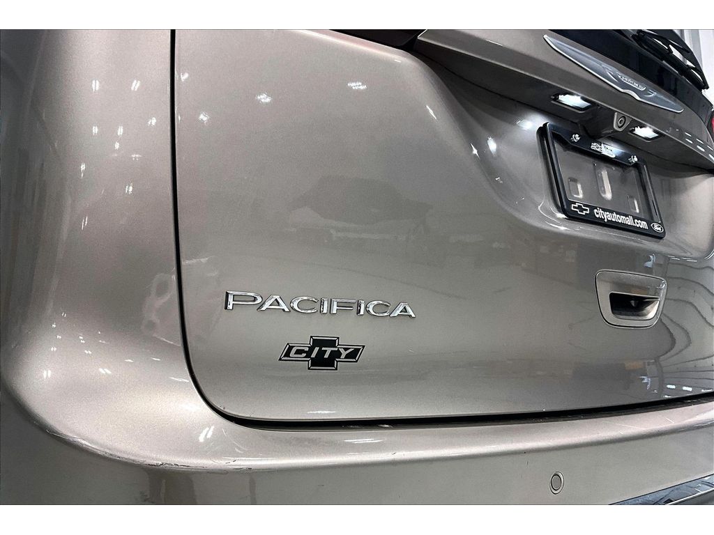 Used 2017 Chrysler Pacifica - photo 6