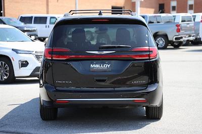 2023 Chrysler Pacifica FWD Minivan for sale #96057 - photo 2