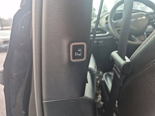 Used 2024 Chrysler Pacifica - photo 29