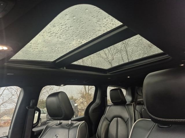 Used 2024 Chrysler Pacifica - photo 31
