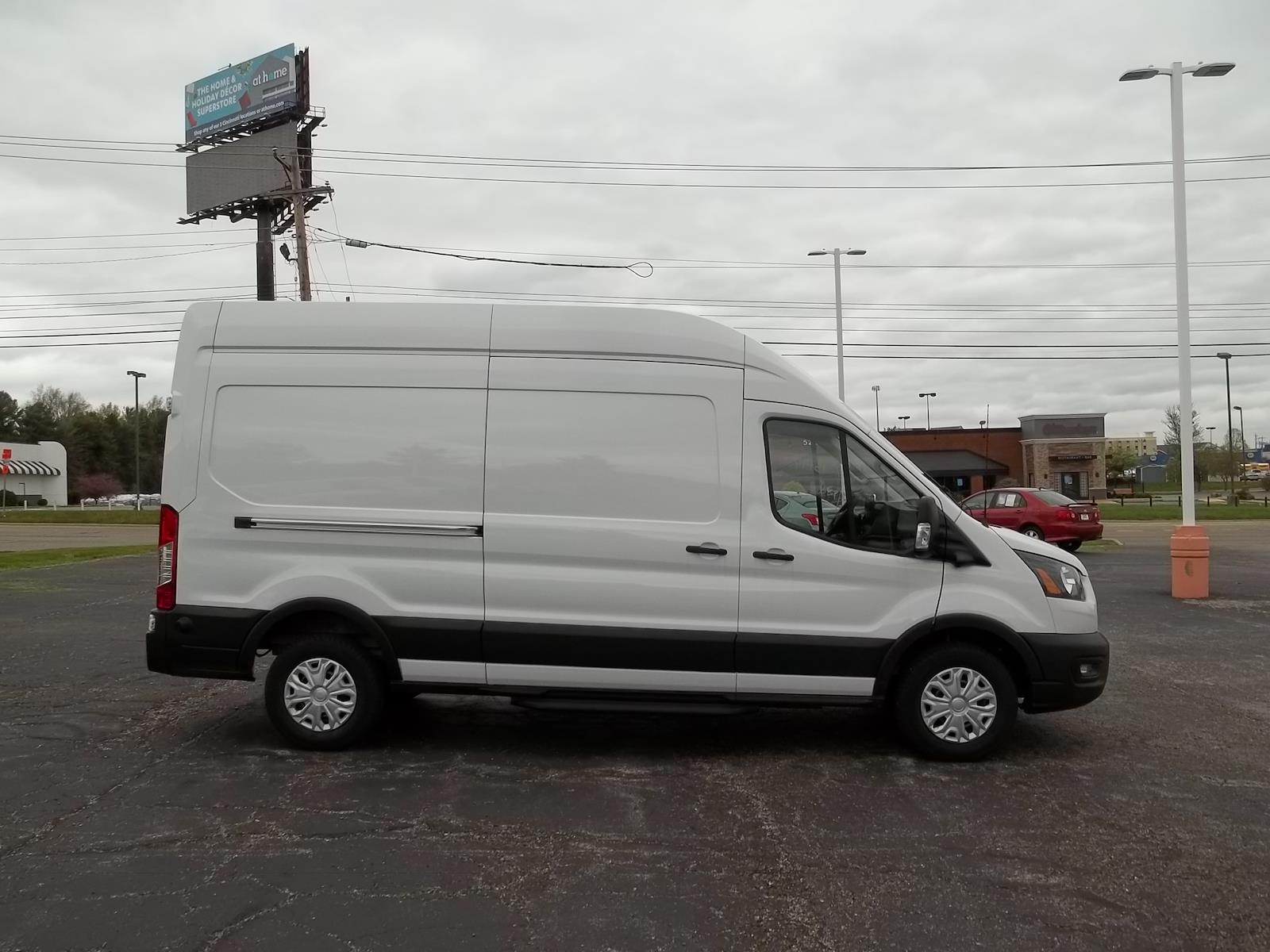 New 2023 Ford E-Transit 350 - photo 7