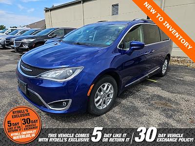 Used 2020 Chrysler Pacifica Touring L Minivan for sale #52376B - photo 1