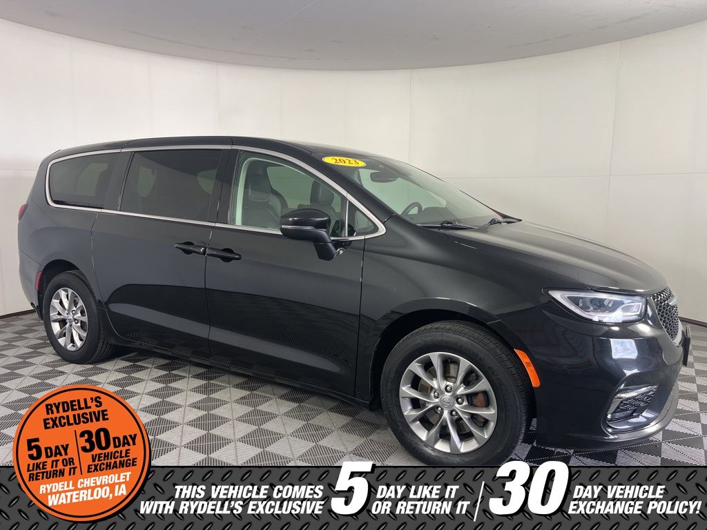 Used 2023 Chrysler Pacifica - photo 7