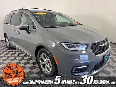 Used 2023 Chrysler Pacifica - photo 1
