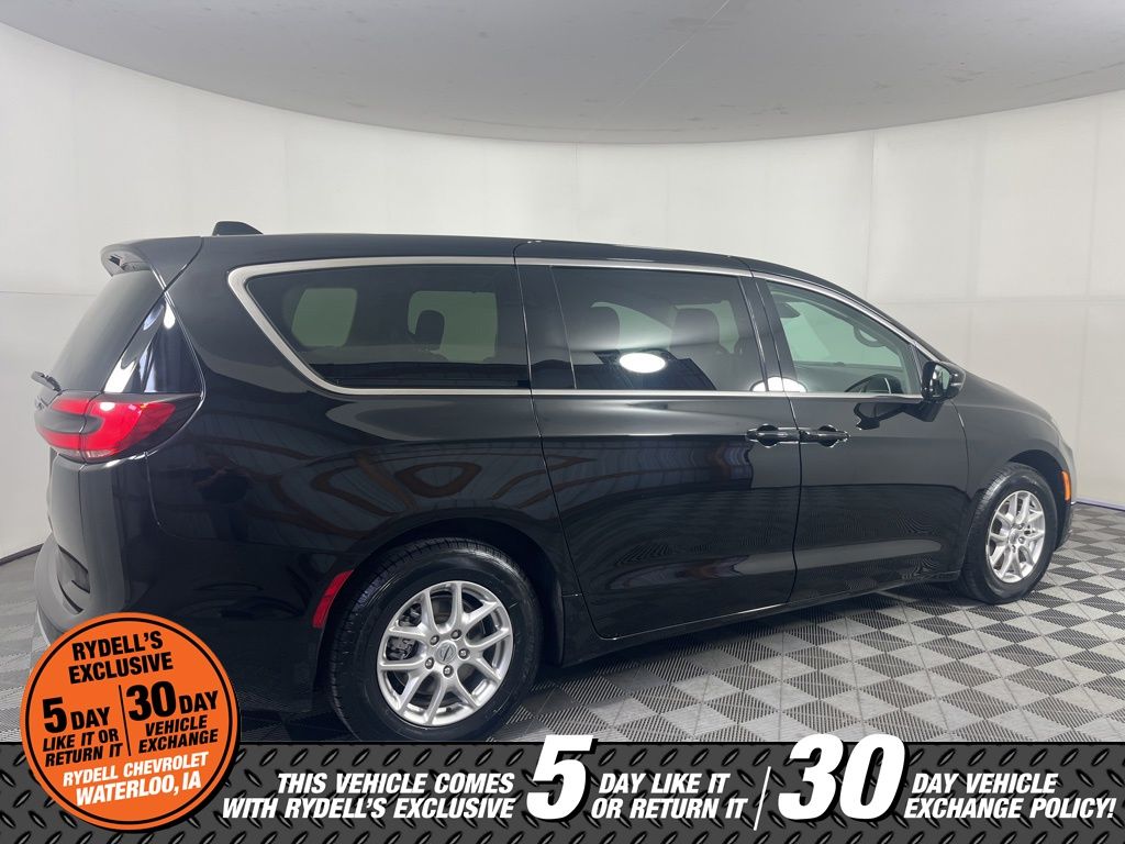 Used 2024 Chrysler Pacifica - photo 6