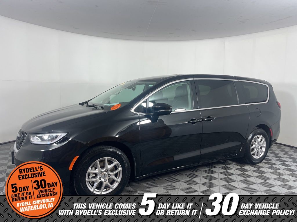 Used 2024 Chrysler Pacifica - photo 11