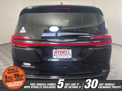 Used 2024 Chrysler Pacifica - photo 1