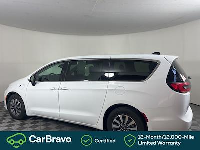 Used 2023 Chrysler Pacifica - photo 2