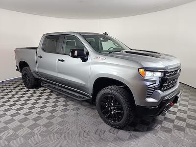New 2025 Chevrolet Silverado 1500 LT Crew Cab 4x4 Pickup for sale #52321 - photo 1