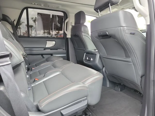 Used 2025 Ford Expedition - photo 25