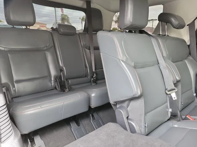 Used 2025 Ford Expedition - photo 28