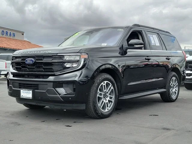 Used 2025 Ford Expedition - photo 7