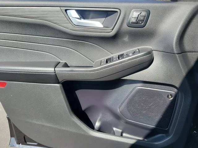 Used 2024 Ford Escape - photo 22
