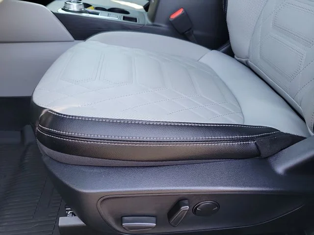 Used 2024 Ford Escape - photo 23