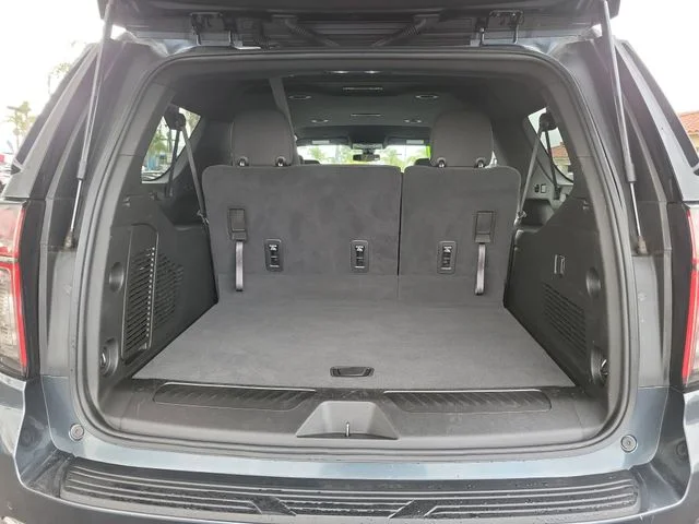 Used 2021 Chevrolet Suburban - photo 30