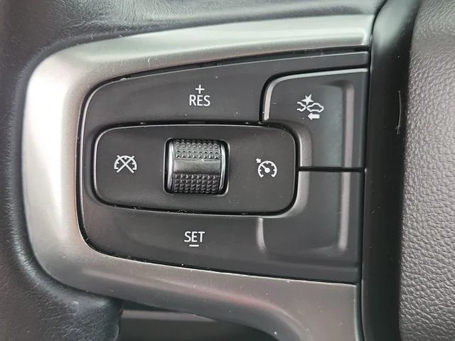Used 2021 Chevrolet Suburban - photo 10