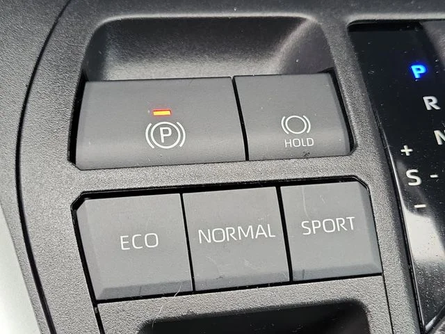 Used 2019 Toyota RAV4 - photo 19