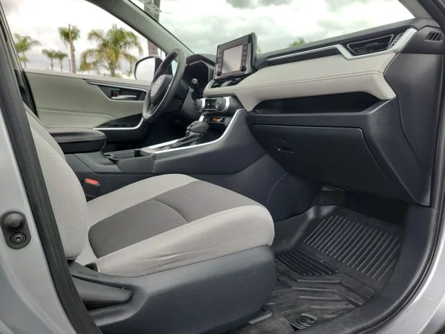 Used 2019 Toyota RAV4 - photo 25