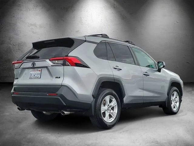 Used 2019 Toyota RAV4 - photo 5