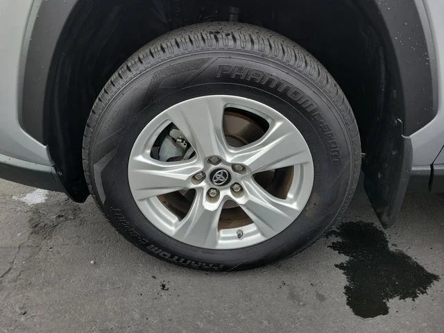Used 2019 Toyota RAV4 - photo 33