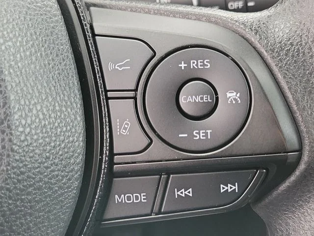 Used 2019 Toyota RAV4 - photo 11