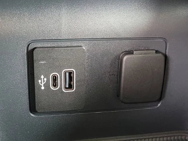 Used 2026 Ford Explorer - photo 17