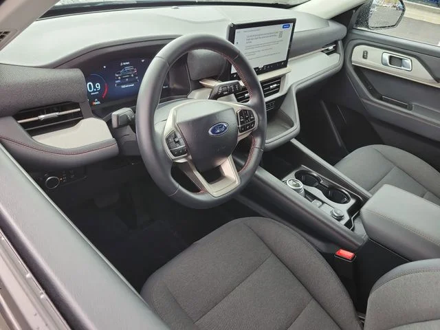 Used 2026 Ford Explorer - photo 8
