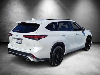 2023 Toyota Highlander FWD SUV for sale #721354 - photo 2