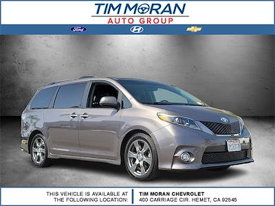 2017 Toyota Sienna FWD Minivan for sale #721543V - photo 1