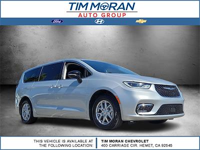 2024 Chrysler Pacifica FWD Minivan for sale #721614X - photo 1