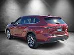 Used 2022 Toyota Highlander XLE SUV for sale #721723X - photo 4
