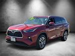 Used 2022 Toyota Highlander XLE SUV for sale #721723X - photo 5