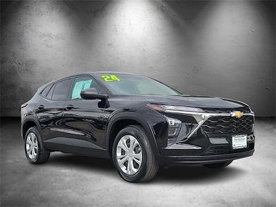 2024 Chevrolet Trax FWD SUV for sale #721901 - photo 2