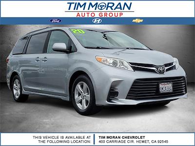 Used 2020 Toyota Sienna LE Minivan for sale #722240 - photo 1