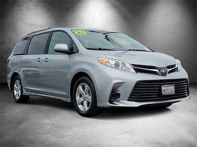 Used 2020 Toyota Sienna LE Minivan for sale #722240 - photo 2
