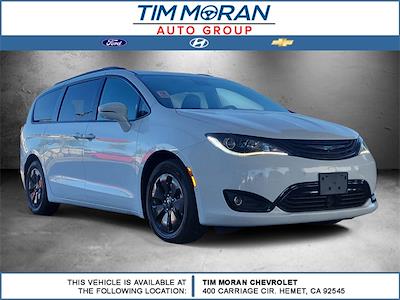 2019 Chrysler Pacifica FWD Minivan for sale #722290O - photo 1