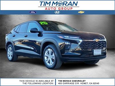 Used 2025 Chevrolet Trax - photo 1