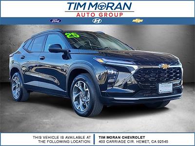 Used 2025 Chevrolet Trax - photo 1
