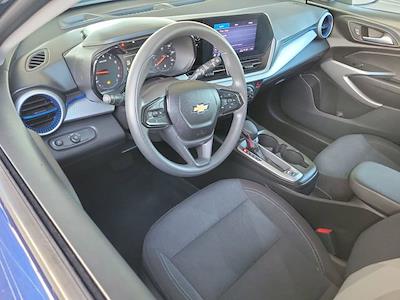 Used 2024 Chevrolet Trax - photo 1