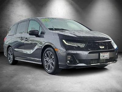 Used 2025 Honda Odyssey - photo 1