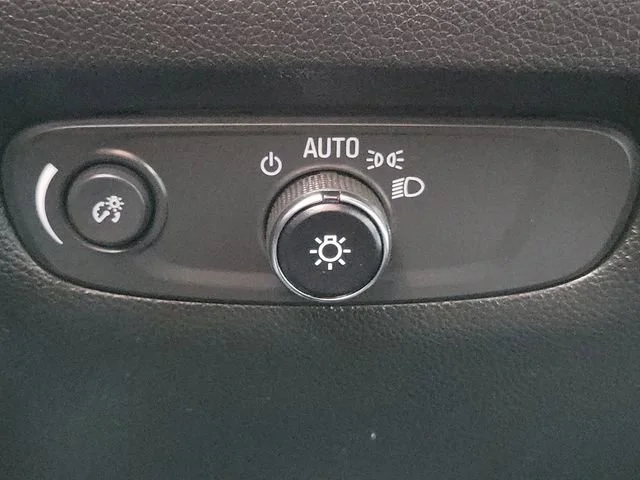 Used 2023 Chevrolet Traverse - photo 21