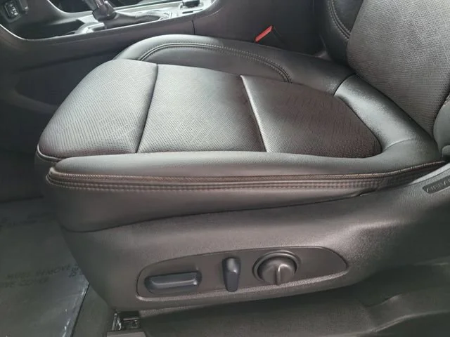 Used 2023 Chevrolet Traverse - photo 23