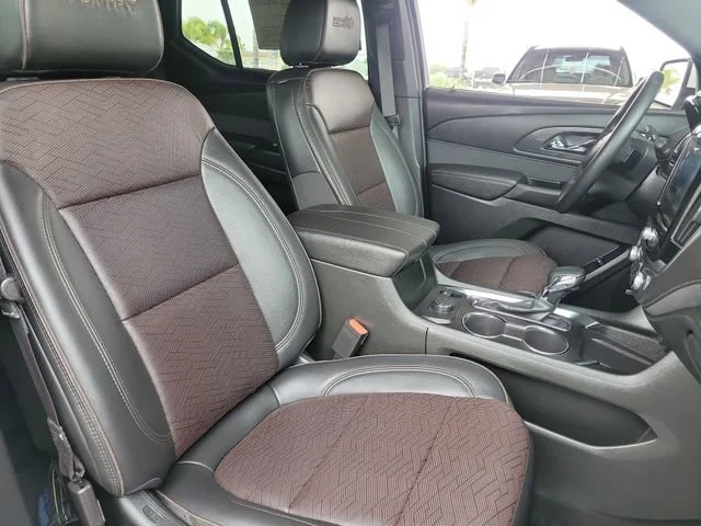 Used 2023 Chevrolet Traverse - photo 25