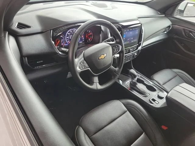 Used 2023 Chevrolet Traverse - photo 8