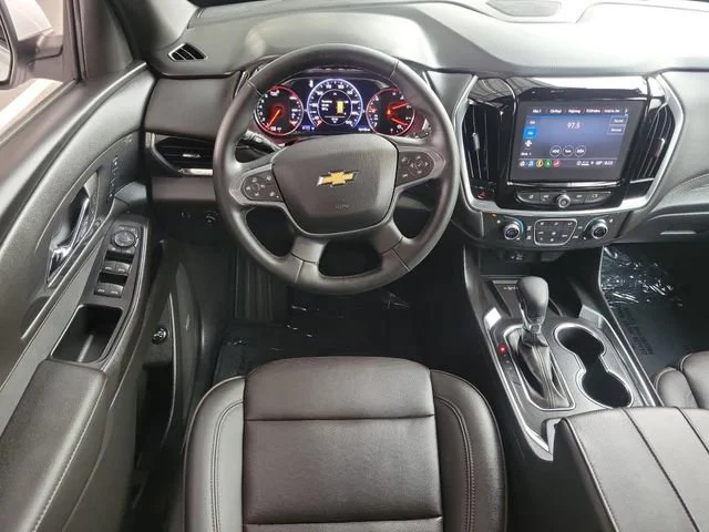 Used 2023 Chevrolet Traverse - photo 9